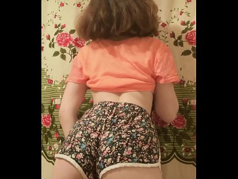 ❤️ Sexy ung babe tar av seg shortsen på kamera ❤️ Jævla video ved no.sitevox.top ❌️❤